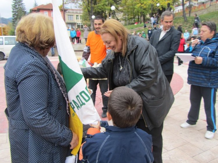 500 деца от смолянските училища пробягаха трасето от площад "България" до площад "Свобода"