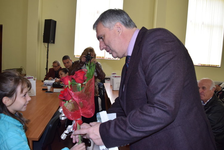 Ивайло Калфин се поклони на паметниците на освободителите,поздрави кърджалийци и кмета за празника на града