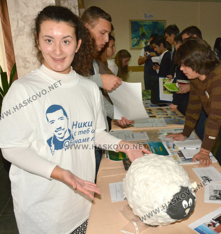 Ученици от цялата страна обменят опит в Хасково