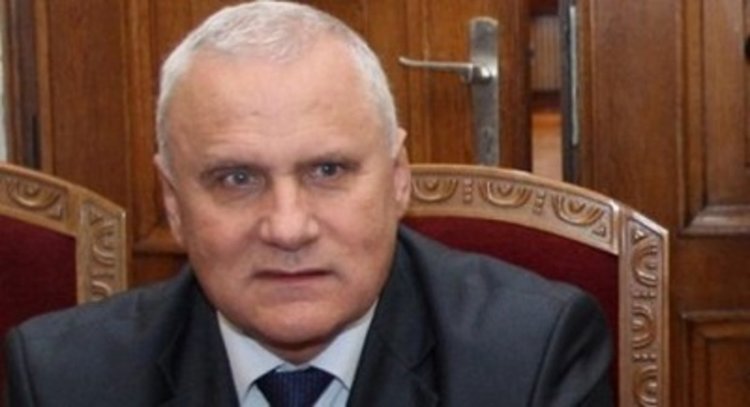 Веселин Иванов временно поема Българското посолство в Атина  