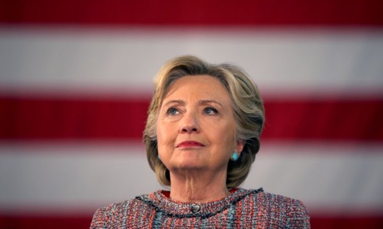 Писмо с бял прах евакуира щаба на Клинтън в Бруклин