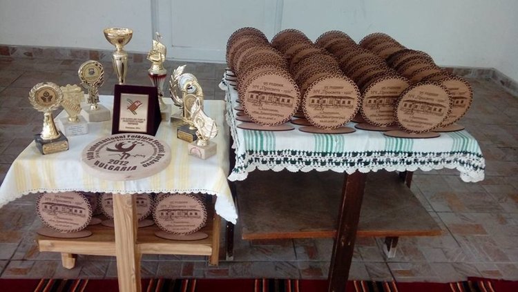 Самодейците вече са подготвени за празника, който започва в 15 часа