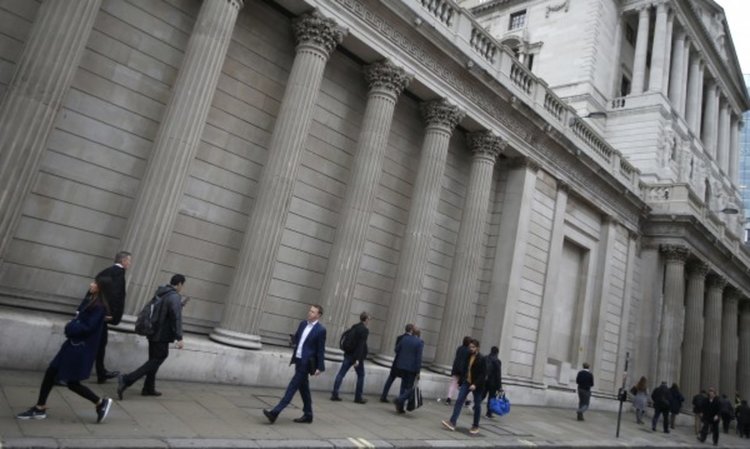 Водещите британски банки плашат да напуснат Острова