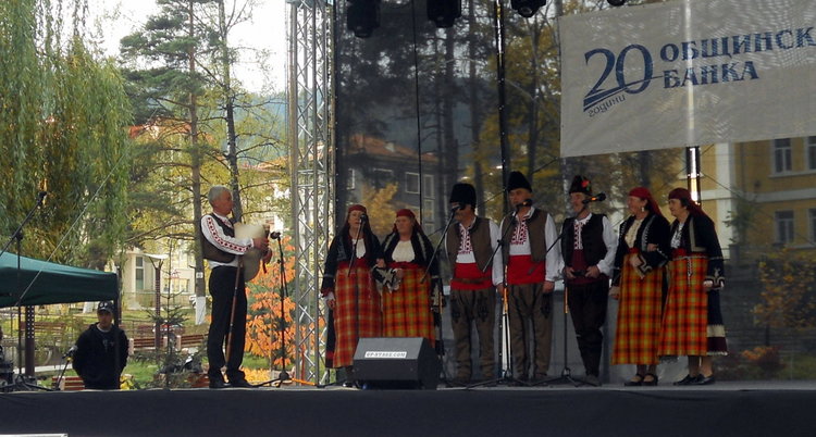 Картофи гиганти показаха на първия по рода си картофен фестивал в Чепеларе