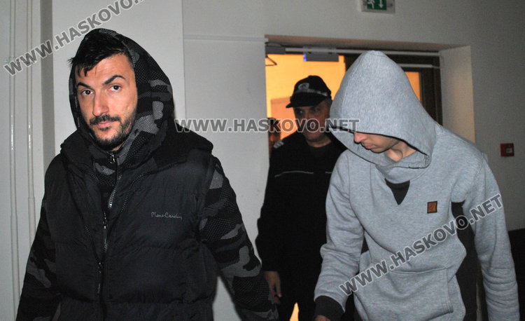 Задържаните с 11 кг хероин остават в ареста