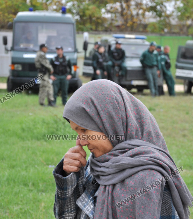 Софийска фирма обещавала на мигрантите в Харманли, че ще ги отведе до Събрия