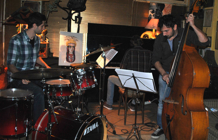 Увира/Бруно/Хафизи трио сложиха перфектна точка на музикалния октомври в Хасково