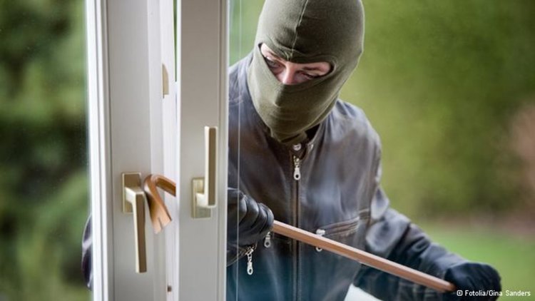 Затворник отпускар вилнее в Кирковско, граби наред 