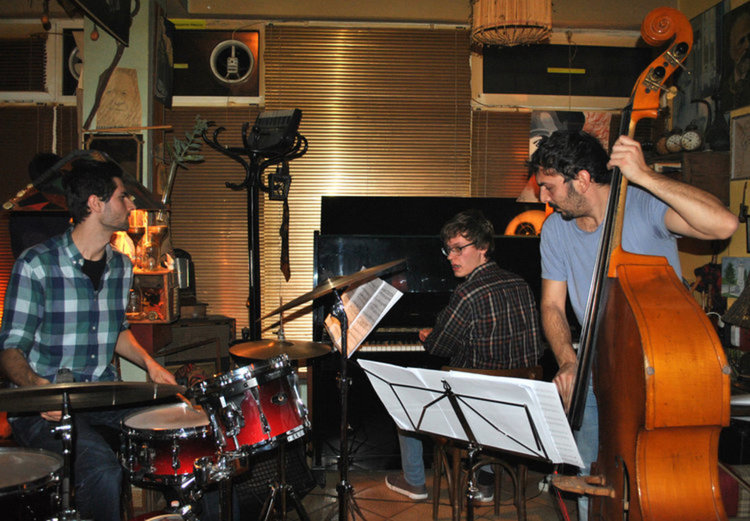 С концерт на Увира Бруно Хафизи трио в Профилирана езикова гимназия "Д-р Иван Богоров" в Димитровград започна  Младежки джаз фестивал