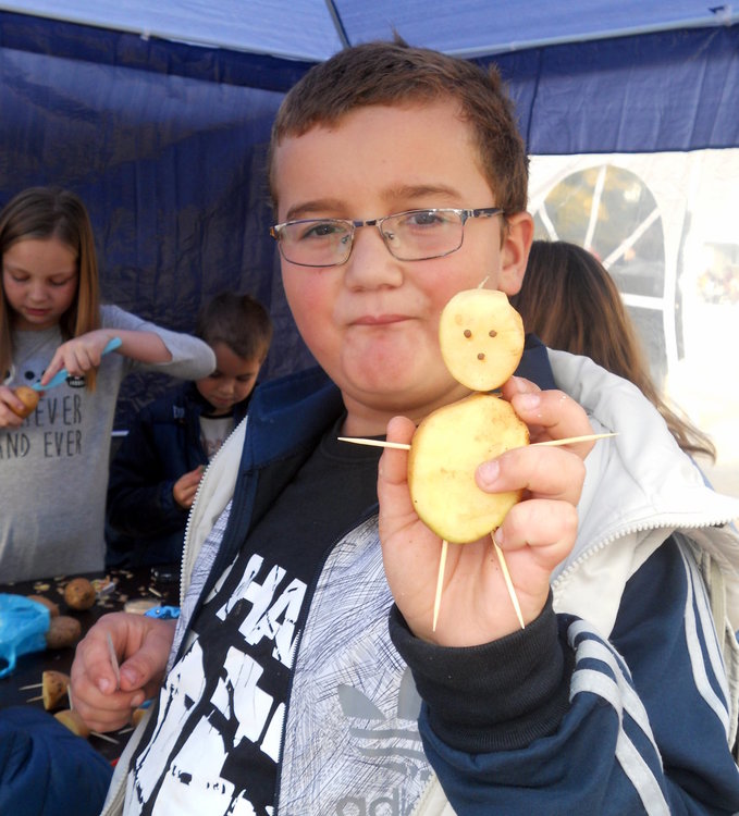 Картофи гиганти показаха на първия по рода си картофен фестивал в Чепеларе