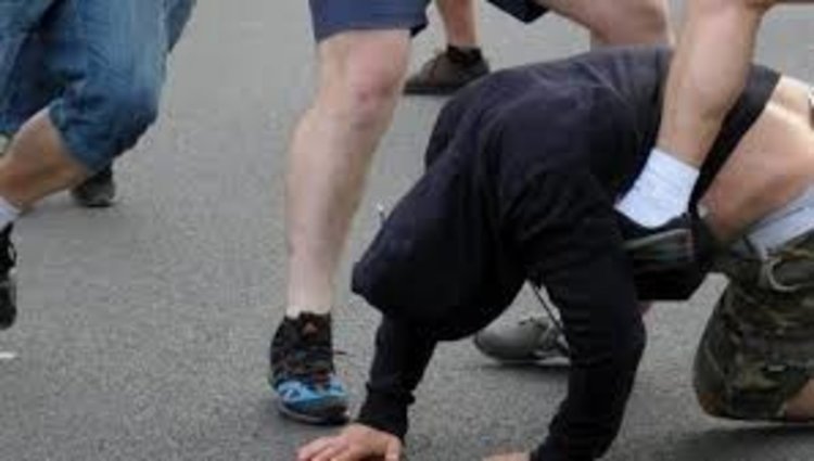 Четирима ученици са в болница след побой