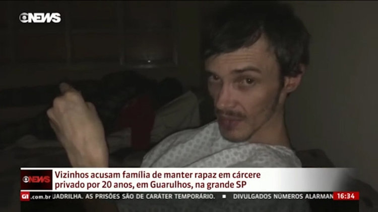 Освободиха мъж, държан в плен от родителите си 20 години