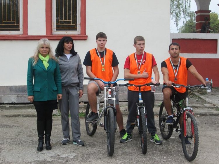 Майсторско колоездене организираха в Професионалната гимназия в Димитровград