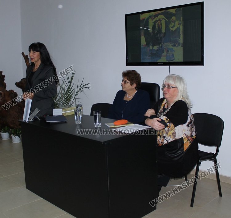 82 празника на християни и мюсюлмани описва в книга Магда Люнчева - Милчева