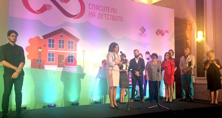 Д-р Дариткова получи национална награда, номинирана от приемни майки от Смолянска област