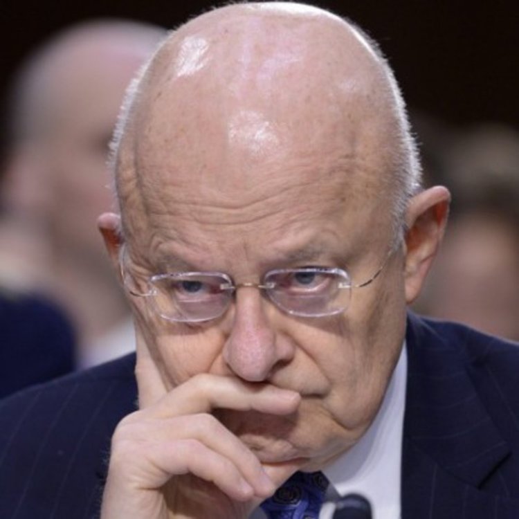 US топшпионин: Русия би свалила американски самолет в Сирия