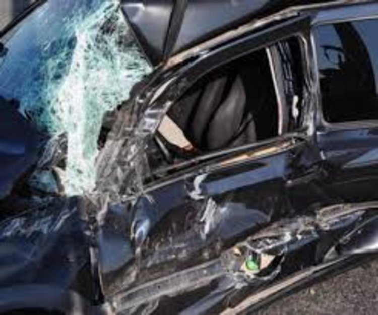 Джигит, яхнал товарен „КИА”, потроши баварец