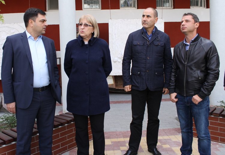 Гостите разгледаха обновения комплекс на музея и библиотеката