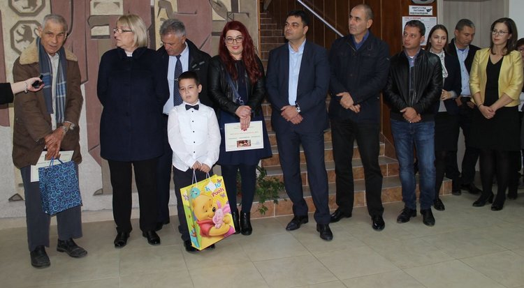 Цачева и Манушев присъстваха на церемонията "Читател на годината" в димитровградската библиотека