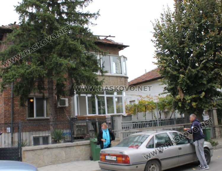 Асмалък спасил 44-годишния димитровградчанин при падането от покрива 