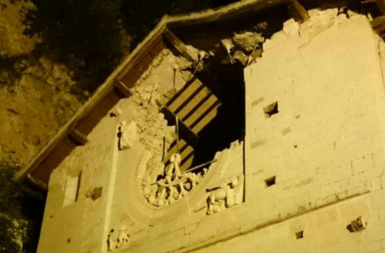 След две силни земетресения Италия се размина предимно с уплаха (видео) 