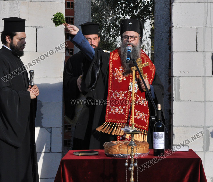 Възобновяват строителството на църквата в „Орфей“