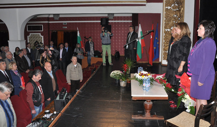 Илияна Йотова: Бойко  Борисов иска да яхне президентството 