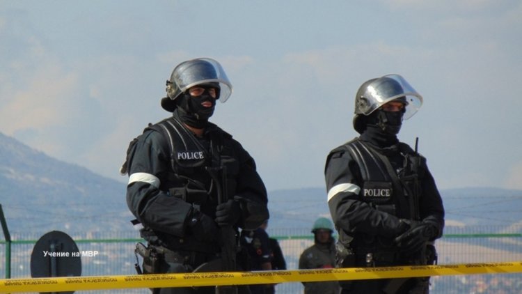 Антитерористи пазят концерта на Слави на Орлов мост