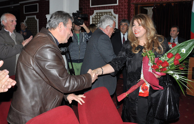 Илияна Йотова: Бойко  Борисов иска да яхне президентството 