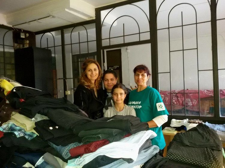 120 якета събраха в акция за зимни дрехи