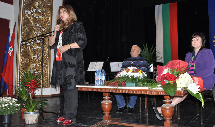 Илияна Йотова: Бойко  Борисов иска да яхне президентството 