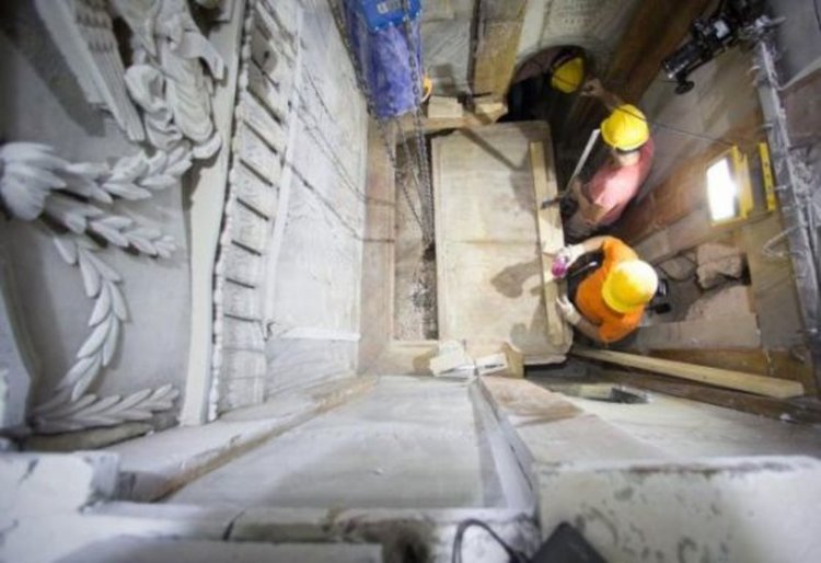 Показват погребалното ложе на Исус за първи път от векове