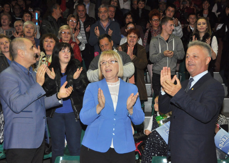 Цецка Цачева: Хасково е първенец по брой сгради за саниране в страната