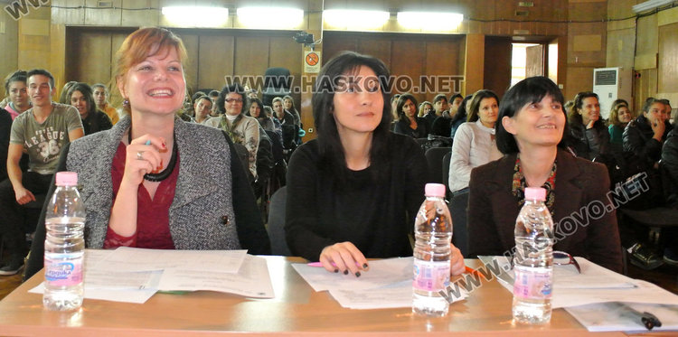 Пет гимназии в надпревара „Аз обичам България“ за Деня на будителите