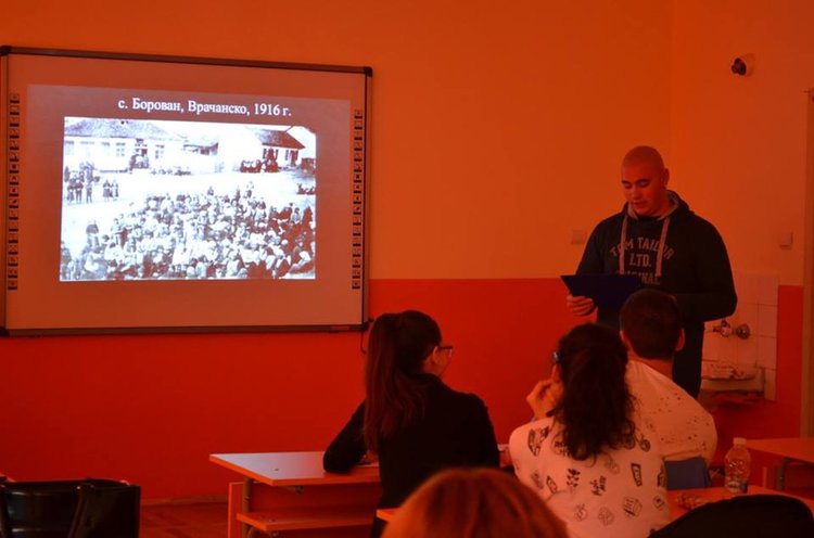 Ученици преоткриха Смирненски