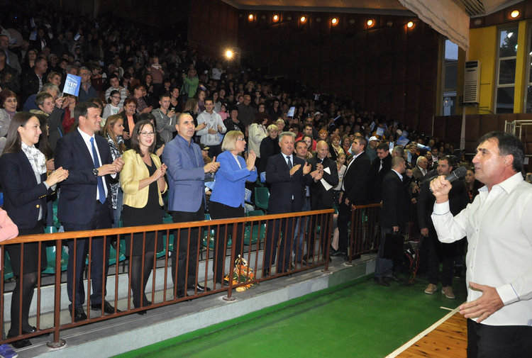Цецка Цачева: Хасково е първенец по брой сгради за саниране в страната