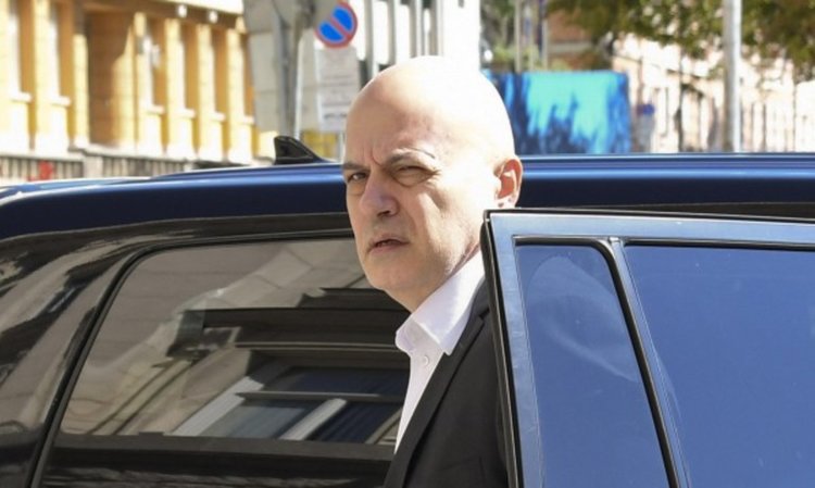 Слави с два големи страха: Провал на концерта и атентат