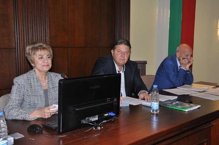 100 с мониторинг на работата на Общинския съвет през Haskovo.net