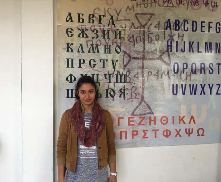 Младите таланти на Езиковата с награди от литературен конкурс, посветен на Деня на будителите