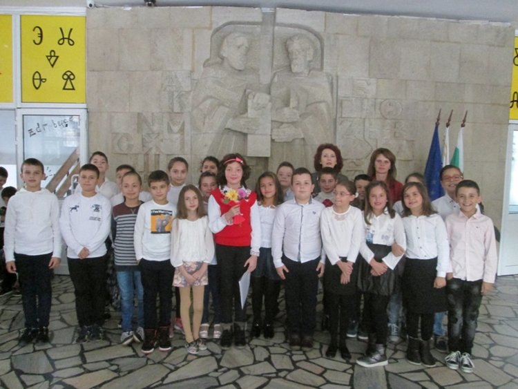Урок по родолюбие в ОУ „Св. Св. Кирил и Методий“ за Деня на будителите