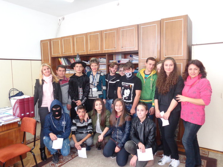 Призраци, вещици и зли духове превзеха Професионална гимназия по туризъм