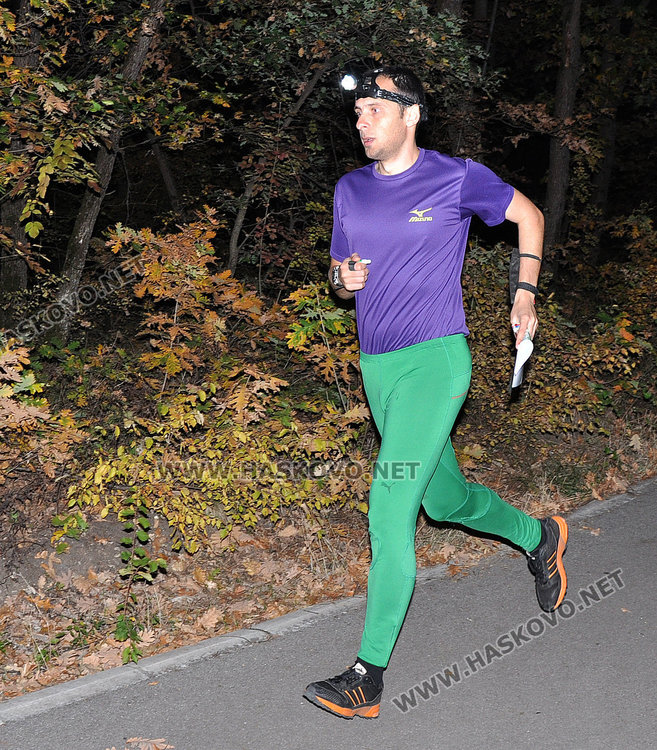 90  в среднощен поход по ориентиране от Държавния шампионат