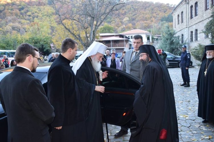 Посрещнаха Българския патриарх Неофит в Бачковския манастир