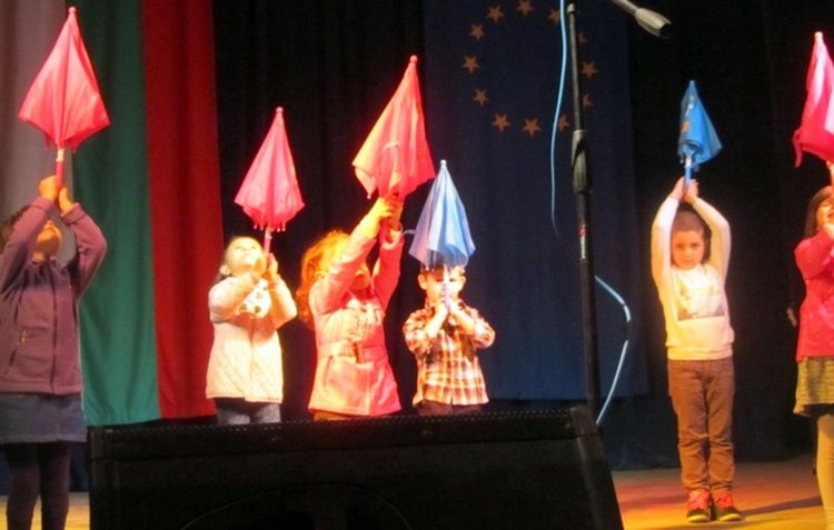 Един тон месо и четвърт тон фасул изядоха гостите на фасуления фестивал в Смилян