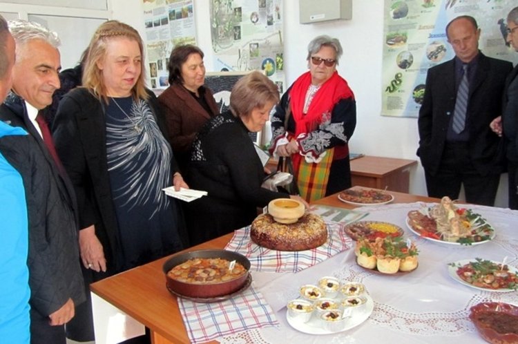 Един тон месо и четвърт тон фасул изядоха гостите на фасуления фестивал в Смилян
