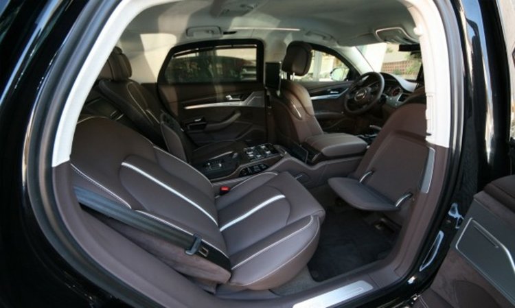 2,4 млн. за две бронирани коли на президента и премиера