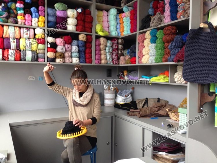 Координаторът за хасковски регион Антония Костова също работи непрекъснато по инициативата и очаква да се присъединят още доброволци 