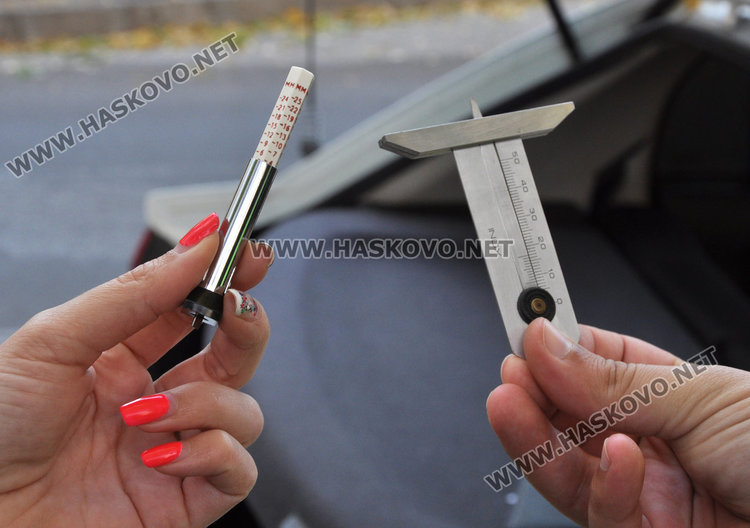 Новият грайферомер (вляво) и стария (вдясно)