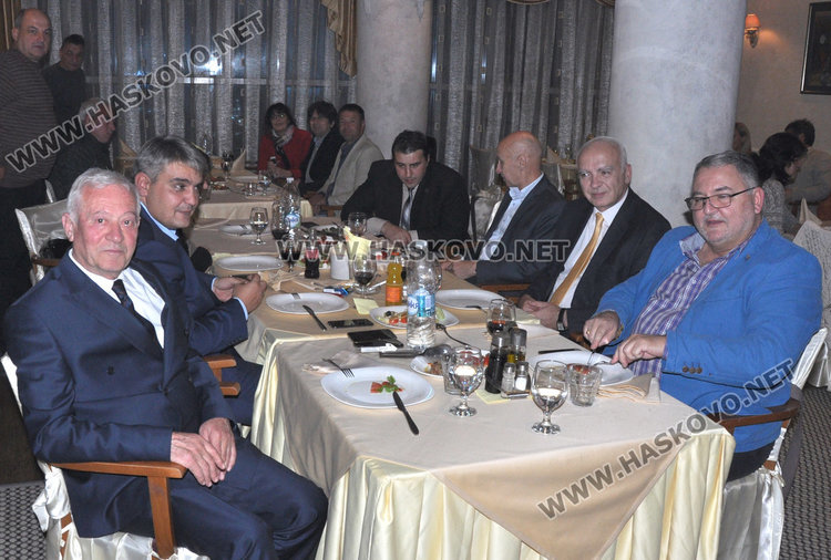 Величко Минев със Златен гвоздей, Тодор Бояджиев шеф на Строителната камара 