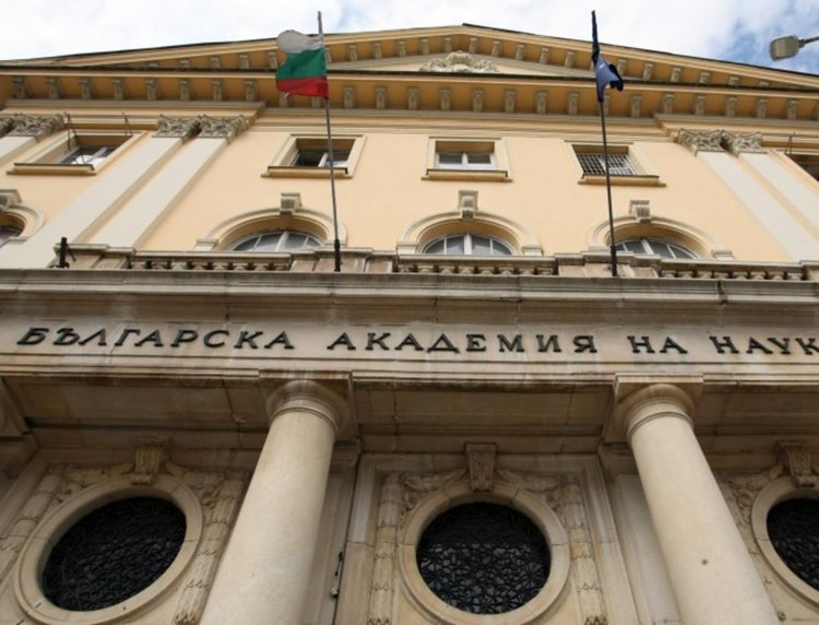 Хиляди обезверени учени протестират за достойно заплащане